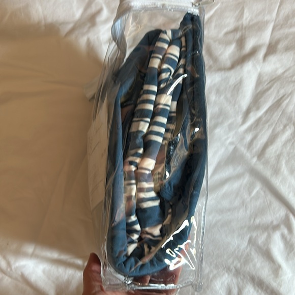 NWT Kickee Pants Fishing Stripe Twin Sheet Set Blue - Picture 2 of 6